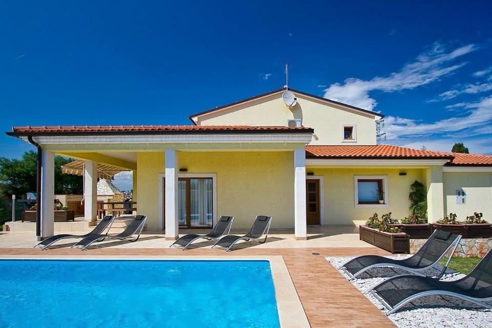 Villa Maggie Šišan Rom bilde